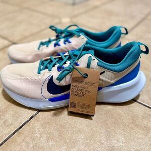 Nike Juniper Trail 2 NN Shoes in Sand/Obsidian